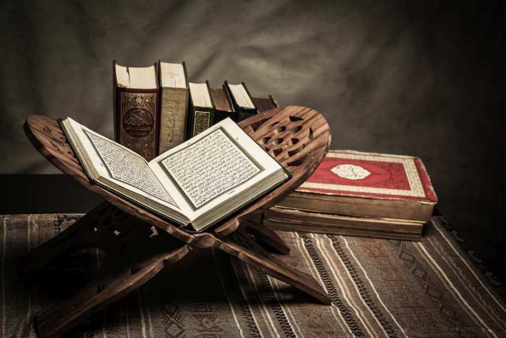 Benefits of Reading Quran at Fajr