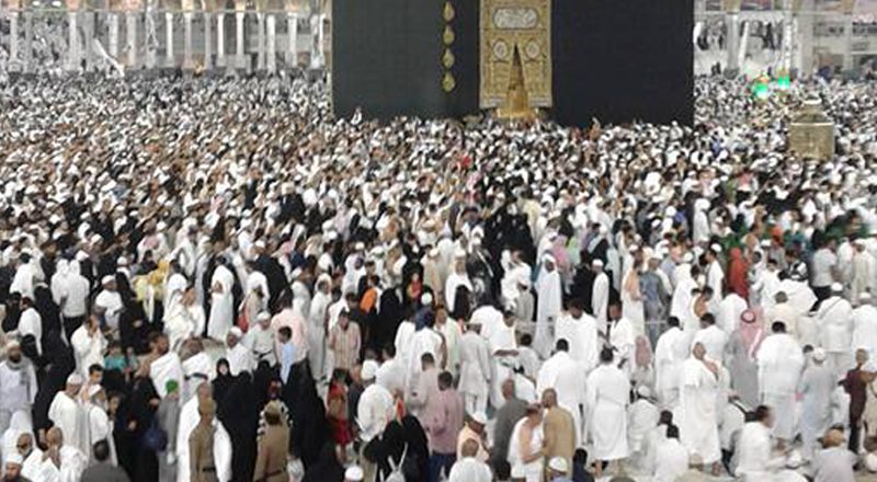 Tawaf during Umrah